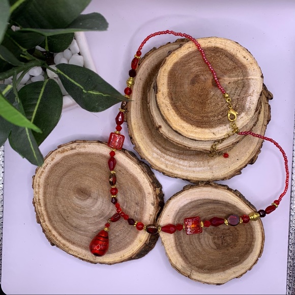Red glass bead 18" necklace.  Excellent condition. - Picture 2 of 6